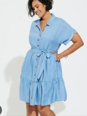 Torrid Plus Size Chambray Light Blue Button-Front Tie-Waist Tiered Mini Dress 3X